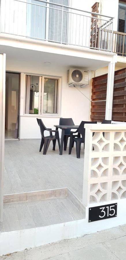 Eros Maisonette In Latchi Area Just 700 Meters Or One-Minute Drive From Polis Municipal Beach Exterior photo